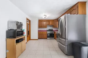 8 Barry Dr, Chelmsford, MA 01863 - Photo 11