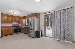 8 Barry Dr, Chelmsford, MA 01863 - Photo 9