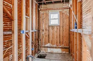 18 Gosnold St, Worcester, MA 01606 - Photo 39