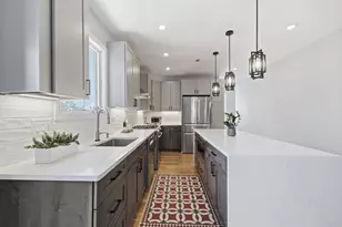 14 Maple St, Watertown, MA 02472 - Photo 5