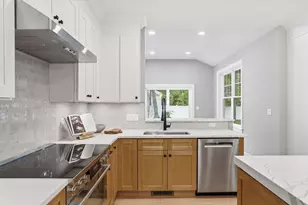 6 Lane Ave, Bedford, MA 01730 - Photo 13