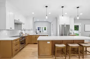 6 Lane Ave, Bedford, MA 01730 - Photo 9