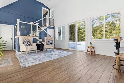 12 Warren St, Georgetown, MA 01833 - Photo 3