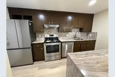 12 Hallmark Gdns #7, Burlington, MA 01803 - Photo 3