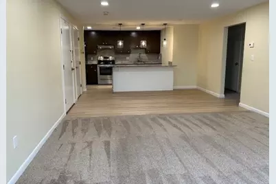 12 Hallmark Gdns #7, Burlington, MA 01803 - Photo 7