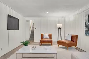 95 Beverly Rd, Brookline, MA 02467 - Photo 15