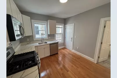 33 Hancock St #2, Somerville, MA 02144 - Photo 3