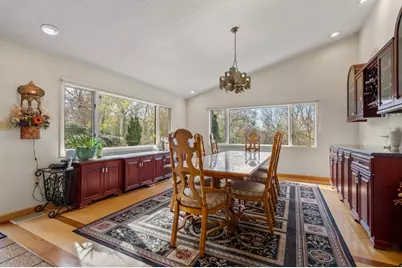 16 Wadsworth Ln, Dartmouth, MA 02748 - Photo 9