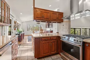 16 Wadsworth Ln, Dartmouth, MA 02748 - Photo 9