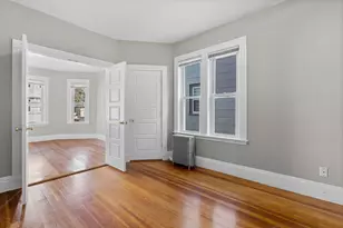 35 Harbor View St, Boston, MA 02125 - Photo 11