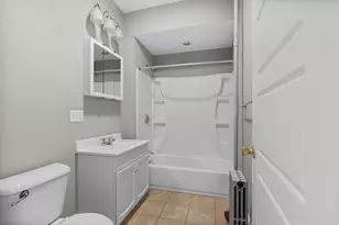 35 Harbor View St, Boston, MA 02125 - Photo 17
