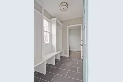 28 Bell St, Quincy, MA 02169 - Photo 9
