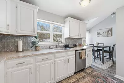 19 Thayer Pond Dr #3, Oxford, MA 01537 - Photo 3