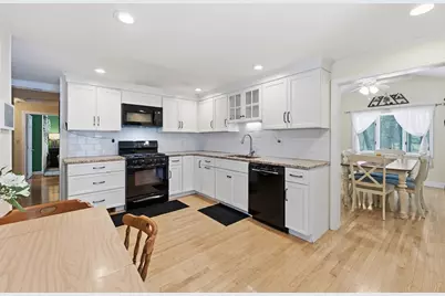 22 Snow Rd, Grafton, MA 01536 - Photo 9