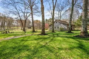 2 Spingler Dr, Hamilton, MA 01982 - Photo 9