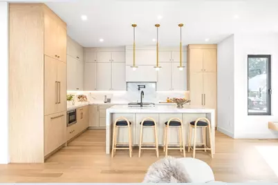 1597 Centre St. #Front, Newton, MA 02461 - Photo 7