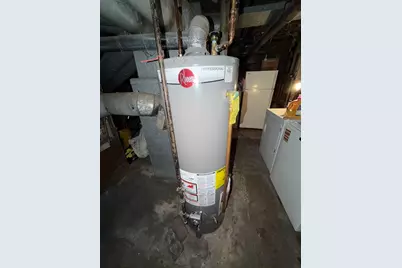 20 Maple St, Saugus, MA 01906 - Photo 7