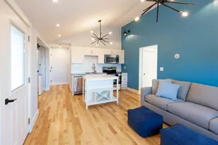 18 Beach St, Plymouth, MA 02360 - Photo 9