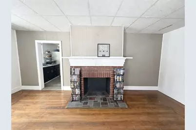 11 Crown St, Springfield, MA 01108 - Photo 5