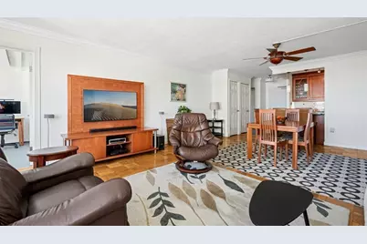 8 Whittier Pl #22D, Boston, MA 02114 - Photo 9