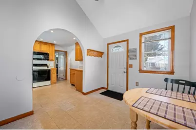 24 Geneva St, Worcester, MA 01602 - Photo 3