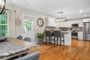 16 Farnum St, Uxbridge, MA 01569 - Photo 9