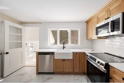 443 Thompson St, Halifax, MA 02338 - Photo 5