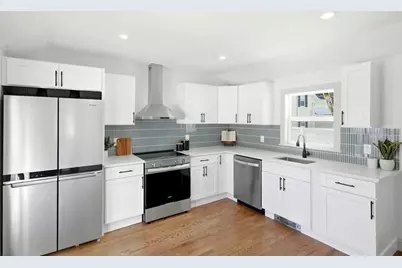 61 Nahant St, Wakefield, MA 01880 - Photo 3