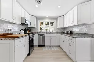 43 Woodside Ln, Arlington, MA 02474 - Photo 3