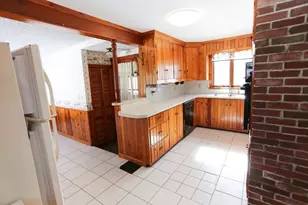 5 Maple St, South Hadley, MA 01075 - Photo 5