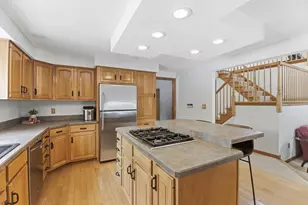 44 Kensington Ave, Westfield, MA 01085 - Photo 5