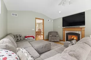 44 Kensington Ave, Westfield, MA 01085 - Photo 13