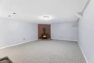 44 Kensington Ave, Westfield, MA 01085 - Photo 29