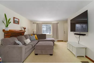 839 Lincoln St, Franklin, MA 02038 - Photo 3