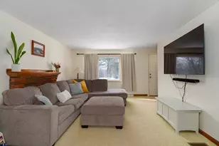 839 Lincoln St, Franklin, MA 02038 - Photo 3