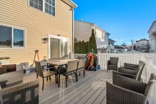 231 Lapham St, Fall River, MA 02721 - Photo 3
