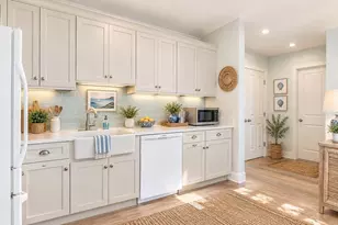24 Cobblestone Ln, Gloucester, MA 01930 - Photo 3