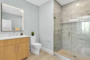 34 Oak St, Boston, MA 02136 - Photo 17