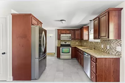 33 White St, Raynham, MA 02767 - Photo 5