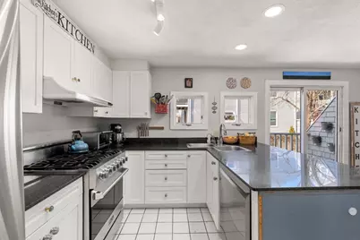 25 Perry St #25, Somerville, MA 02143 - Photo 3