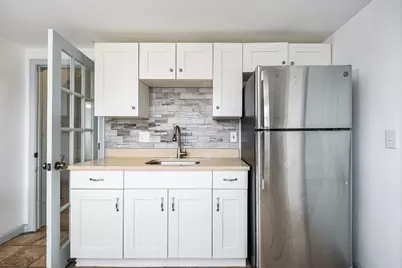 7-9 Dexter #7, Waltham, MA 02453 - Photo 3