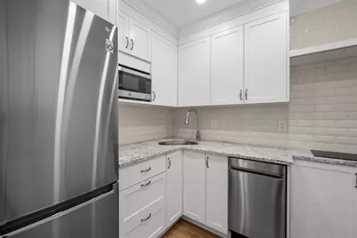 18 Hereford St, Boston, MA 02115 - Photo 23