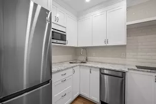 18 Hereford St, Boston, MA 02115 - Photo 23