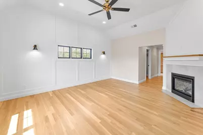 17 Starling Street, Boston, MA 02132 - Photo 11