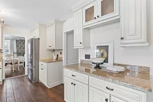 40 Pinewood Rd, Wellesley, MA 02482 - Photo 9