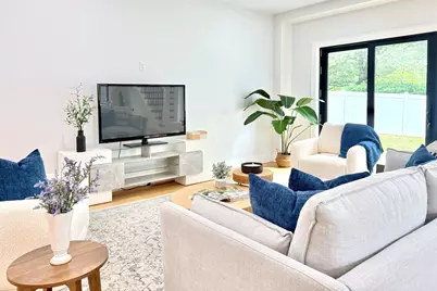 811 Heath St #811, Brookline, MA 02467 - Photo 3