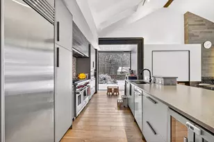 719 Wellesley St, Weston, MA 02493 - Photo 9