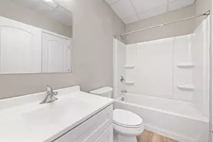 57 Pleasant St, Worcester, MA 01609 - Photo 5