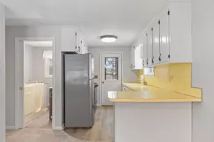 352 Wood St, Hopkinton, MA 01748 - Photo 23