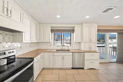 42 Leverett Ave, Revere, MA 02151 - Photo 7